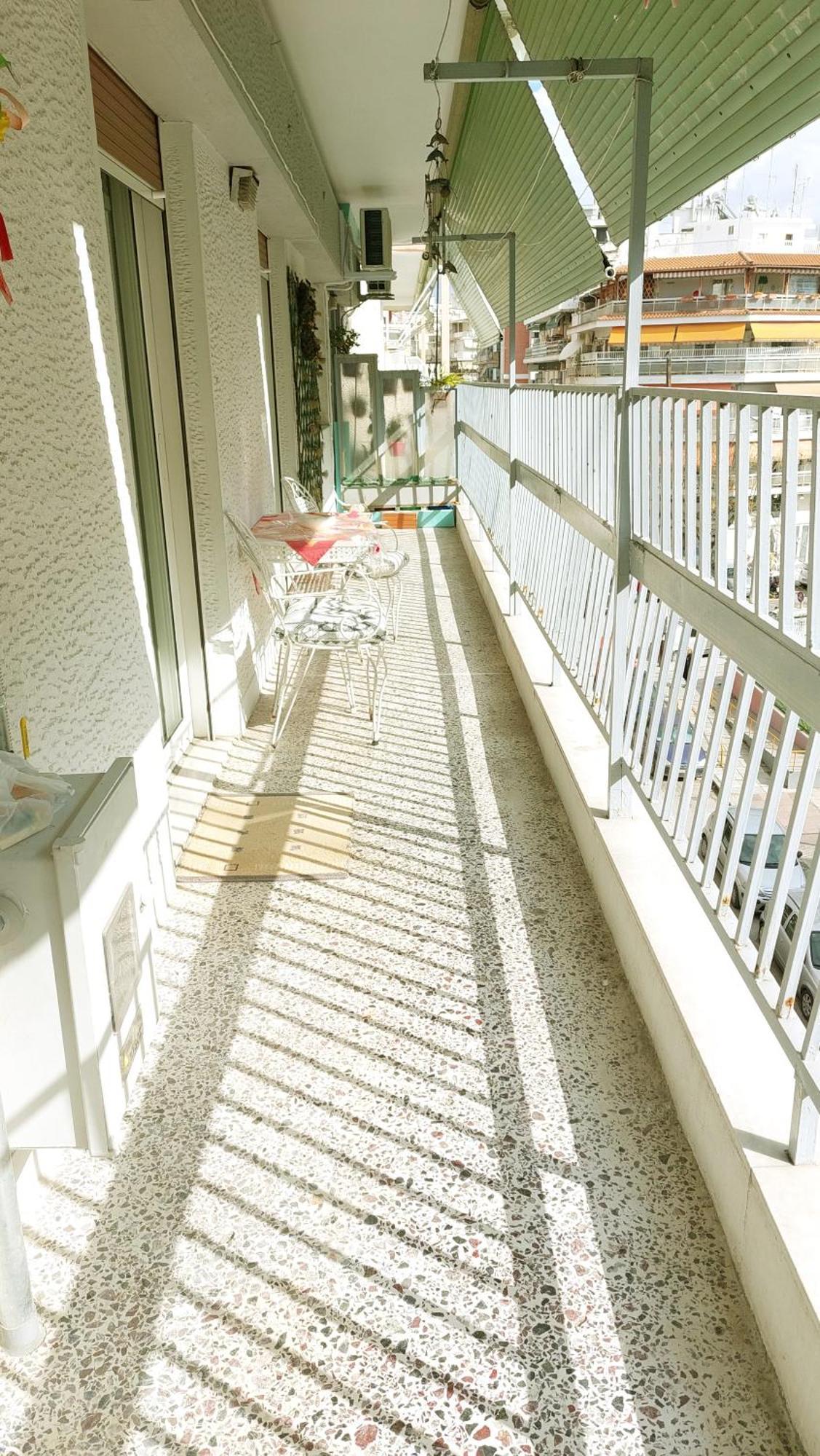 Sonia's Skg 3 Bedroom Family - Near Metro Apartment